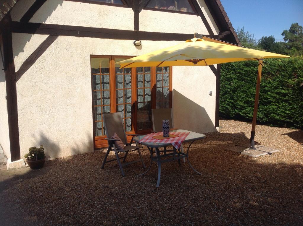 Gite De Poulas Couffy Kamer foto