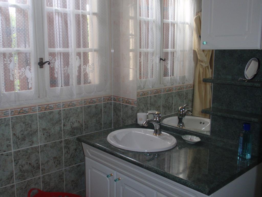 Gite De Poulas Couffy Kamer foto